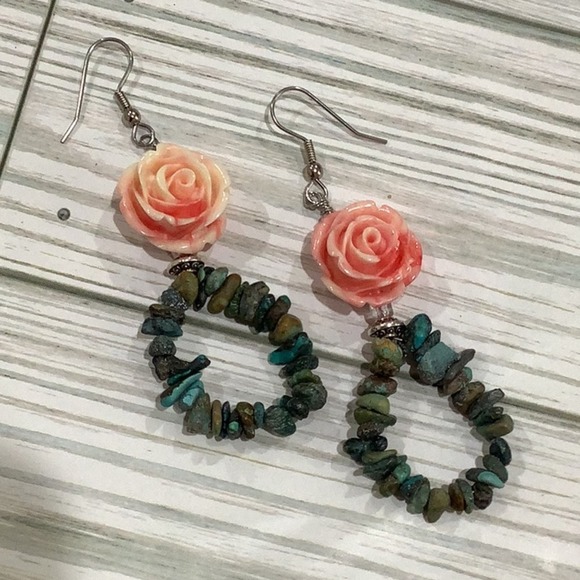Handmade rose turquoise earrings - Picture 1 of 3
